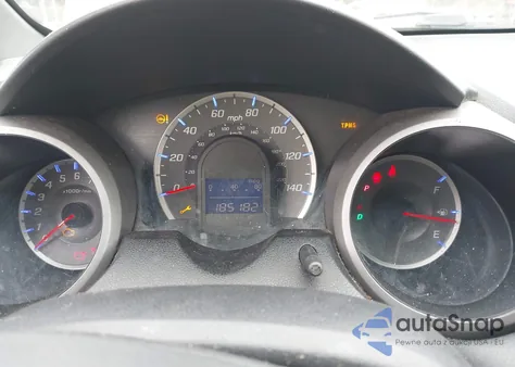 2010 Honda Fit z USA, uszkodzony, nr VIN JHMGE8H22AC003212